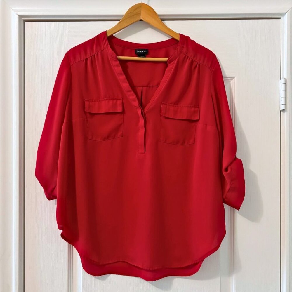 TORRID Harper Roll-tab Sleeve Pullover Tunic Blouse - Red L/XL